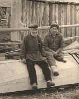 Истомин Алексей Алексеевич, д. Щель (слева)