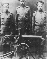 Чупров Митрофан Григорьевич (в центре). Погиб в 1917 г.