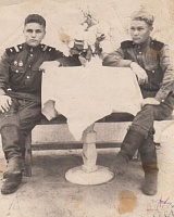 Рочев Михаил Александрович (справа)(1924-2007, Ижма), Рочев Илья Александрович (1927г.р., Ижма - Печора). Фото 1948 г.